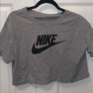 Cropped Nike Shirt